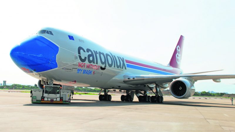Cargolux vliegtuig mondkapje_0001