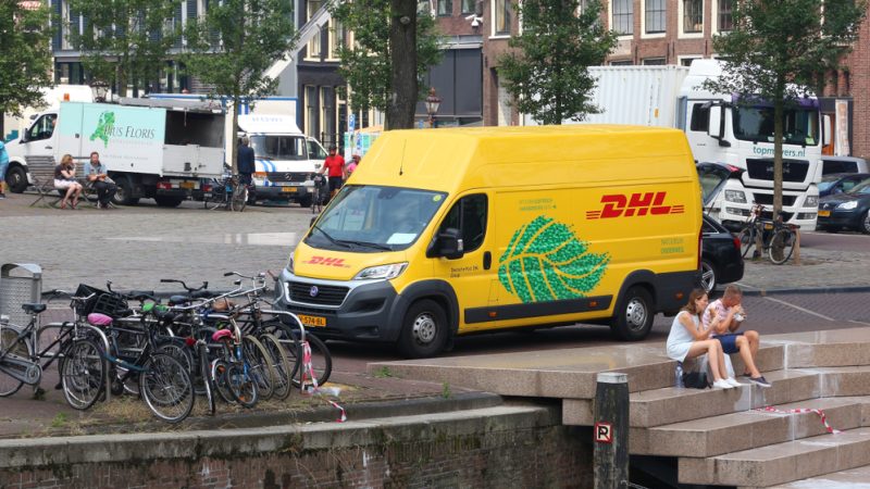 DHL-bus in Amsterdam