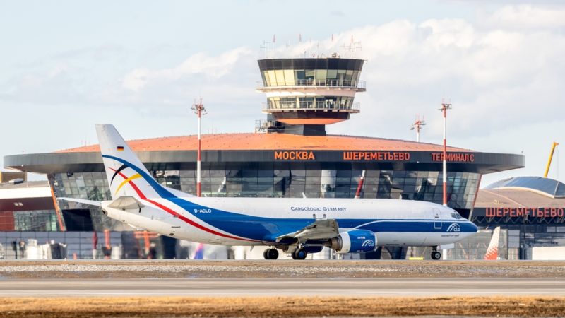 Vliegtuig van CargoLogic Air in Moskou