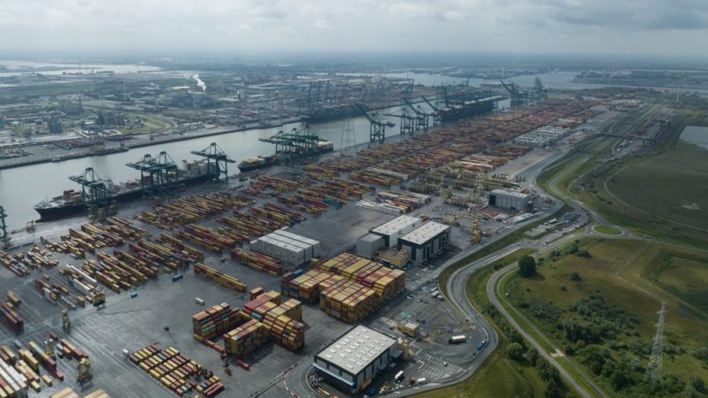 Deurganckdok in haven van Antwerpen