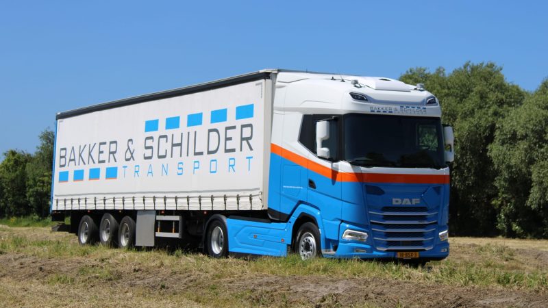 Vrachtwagen van Bakker & Schilder Transport
