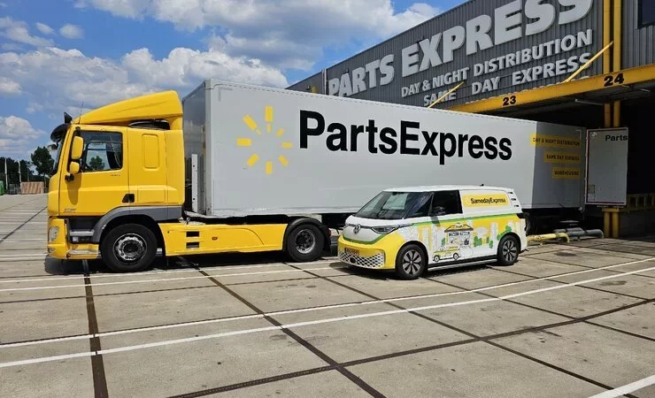 Vrachtwagen en bestelbus van Parts Express