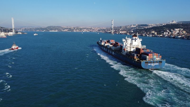 schip van CMA CGM in Istanboel